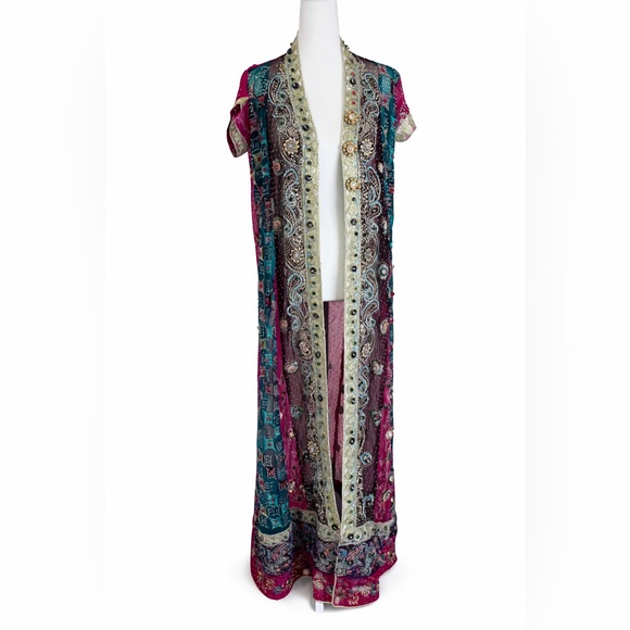 Luxurious embellished maxi robe with hand embroidery - Picture 4 of 15
